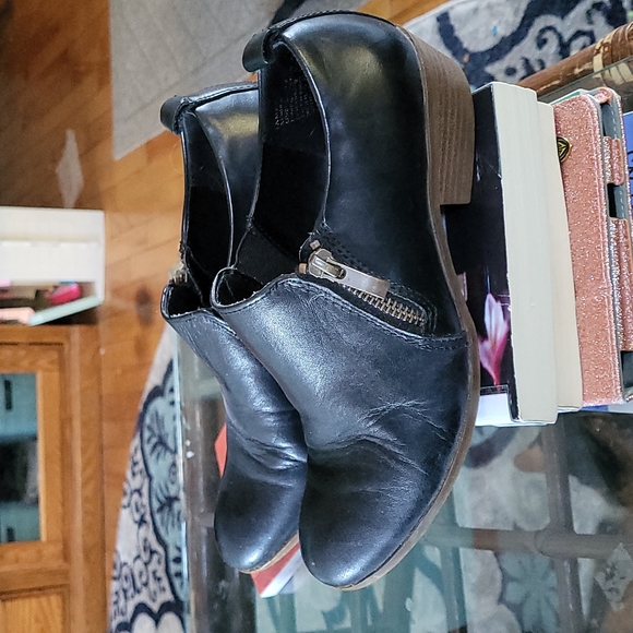 Sonoma Shoes - Leather ankle boots